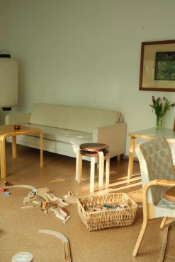 Artek Skamler<Limited Edition Stool 60, Mahogany Brown fra