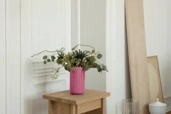 Lyngby Porcelæn Vaser<Lyngbyvasen i lilla, H20,5 cm fra