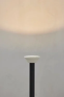 Astep Gulvlamper|Spots<Model 1095 Gulvlampe fra