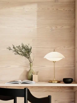 Fritz Hansen Spots<Musling Bordlampe fra