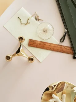 STOFF Nagel Gaver Til Ham|Gaver Til Hende<Nagel Lysestage, børstet messing fra