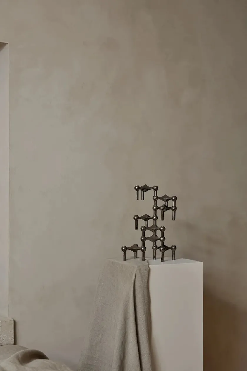 STOFF Nagel Lysestager<Nagel Lysestage, sort krom fra