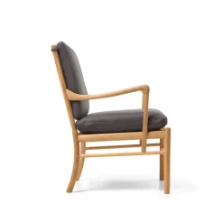 Carl Hansen & Søn Loungestole|Lænestole<OW149 Colonial lænestol, valnød olie, Terra-læder af Ole Wanscher