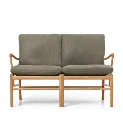 Carl Hansen & Søn Sofaer<OW149-2 Colonial sofa eg olie, Terra-læder af Ole Wanscher