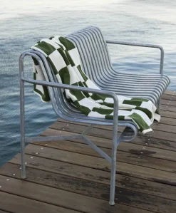 HAY Havebænke<Palissade Dining Bench Armrest, Deep Blue fra