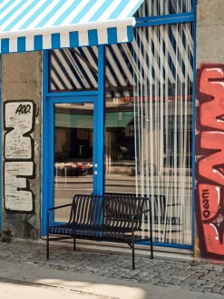 HAY Havebænke<Palissade Dining Bench med armlæn, iron red fra