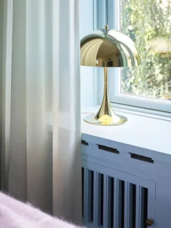 Louis Poulsen Spots<Panthella 320 bordlampe, messing af Verner Panton