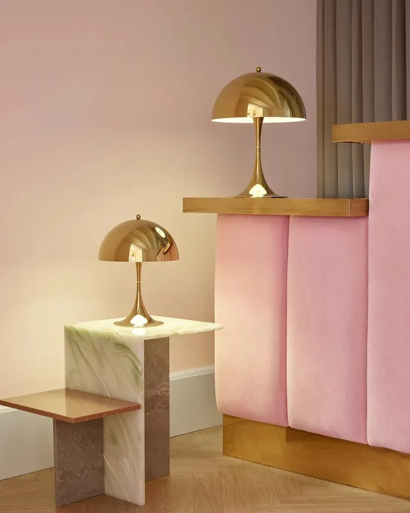 Louis Poulsen Spots<Panthella 250 bordlampe, messing af Verner Panton
