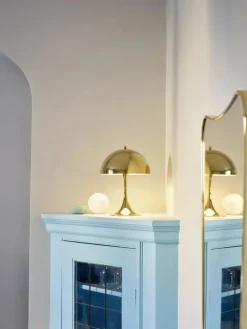 Louis Poulsen Spots<Panthella 250 bordlampe, pale rose af Verner Panton