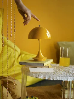Louis Poulsen Portable Lamper|Spots<Panthella 160 Portable V3, opaque yellow af Verner Panton