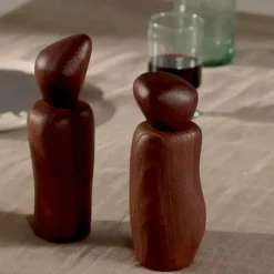 Ferm Living Gaver Til Hende|Service<Pebble Grinder, Dark Brown fra