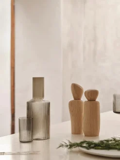 Ferm Living Gaver Til Hende|Service<Pebble Grinder, Dark Brown fra