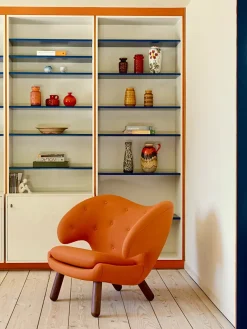 House of Finn Juhl Lænestole<Pelikan stol, valnød af Finn Juhl