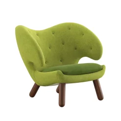 House of Finn Juhl Lænestole<Pelikan stol, valnød af Finn Juhl