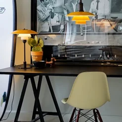 Louis Poulsen Spots<PH 3½-2½ Bordlampe, gul af Poul Henningsen