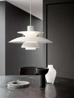 Louis Poulsen Spots|Pendler<PH 5 Pendant, Monochrome Pale Pewter af Poul Henningsen