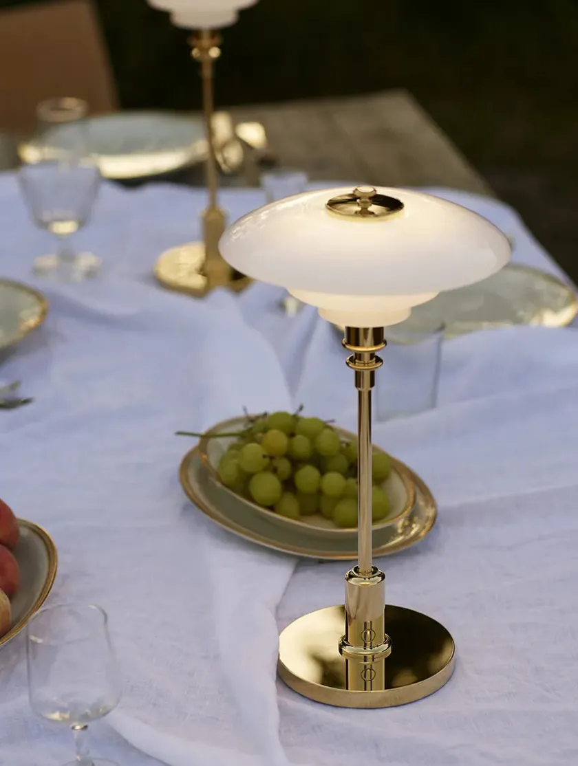 Louis Poulsen Portable Lamper|Skrivebordslamper<PH 2/1 Portable Bordlampe, messing fra