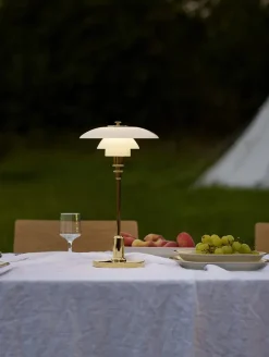 Louis Poulsen Portable Lamper|Skrivebordslamper<PH 2/1 Portable Bordlampe, messing fra