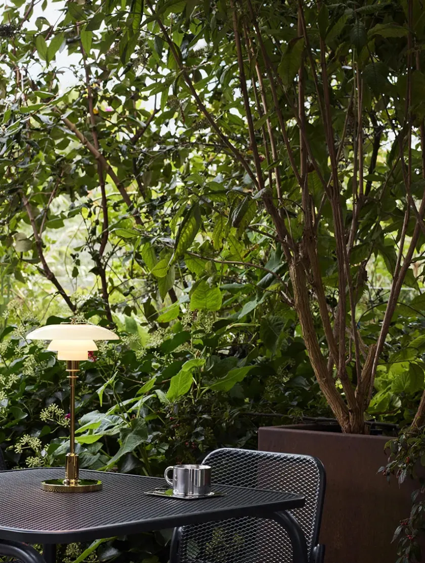 Louis Poulsen Portable Lamper|Skrivebordslamper<PH 2/1 Portable Bordlampe, messing fra