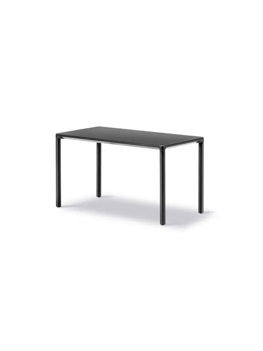 Fredericia Furniture Sofaborde<Piloti Bord, sort laminat fra