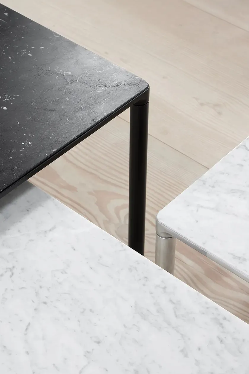 Fredericia Furniture Sofaborde<Piloti Bord, sort marquina fra