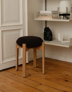 Fredericia Furniture Skamler<Pioneer Stool, lacquered oak/max 95 fra