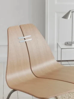 Fritz Hansen Loungestole|Lænestole<PK23 Lounge Chair, walnut/steel af Poul Kjærholm