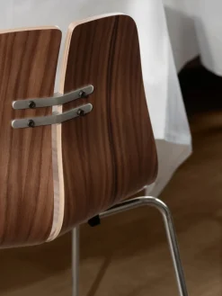 Fritz Hansen Spisebordsstole<PK3 spisebordsstol, valnød af Poul Kjærholm