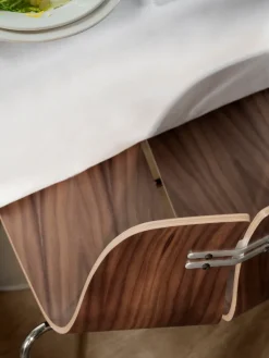 Fritz Hansen Spisebordsstole<PK3 spisebordsstol, valnød af Poul Kjærholm