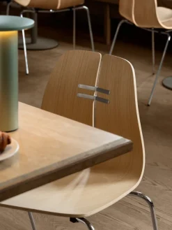 Fritz Hansen Spisebordsstole<PK3 spisebordsstol, valnød af Poul Kjærholm