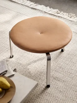 Fritz Hansen Skamler<PK33 Taburet af Poul Kjærholm