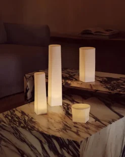 Audo Copenhagen Sofaborde<Plinth Bridge, White carrara marble fra