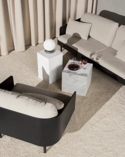 Audo Copenhagen Sideborde Og Små Borde<Plinth Cubic Sand Kunis Breccia marmor fra