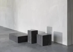 Audo Copenhagen Sideborde Og Små Borde<Plinth Cubic Sand Kunis Breccia marmor fra