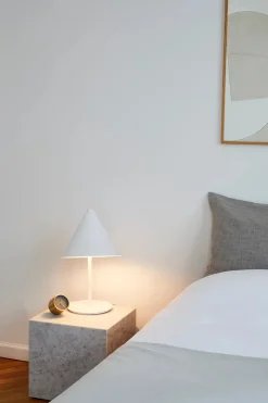 Audo Copenhagen Sideborde Og Små Borde<Plinth Cubic White Carrara marmor fra