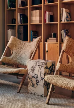 Audo Copenhagen Sideborde Og Små Borde<Plinth Tall Sand Kunis Breccia marmor fra