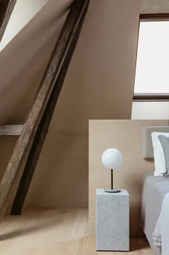 Audo Copenhagen Sideborde Og Små Borde<Plinth Tall Sand Kunis Breccia marmor fra