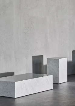 Audo Copenhagen Sideborde Og Små Borde<Plinth Tall Sand Kunis Breccia marmor fra