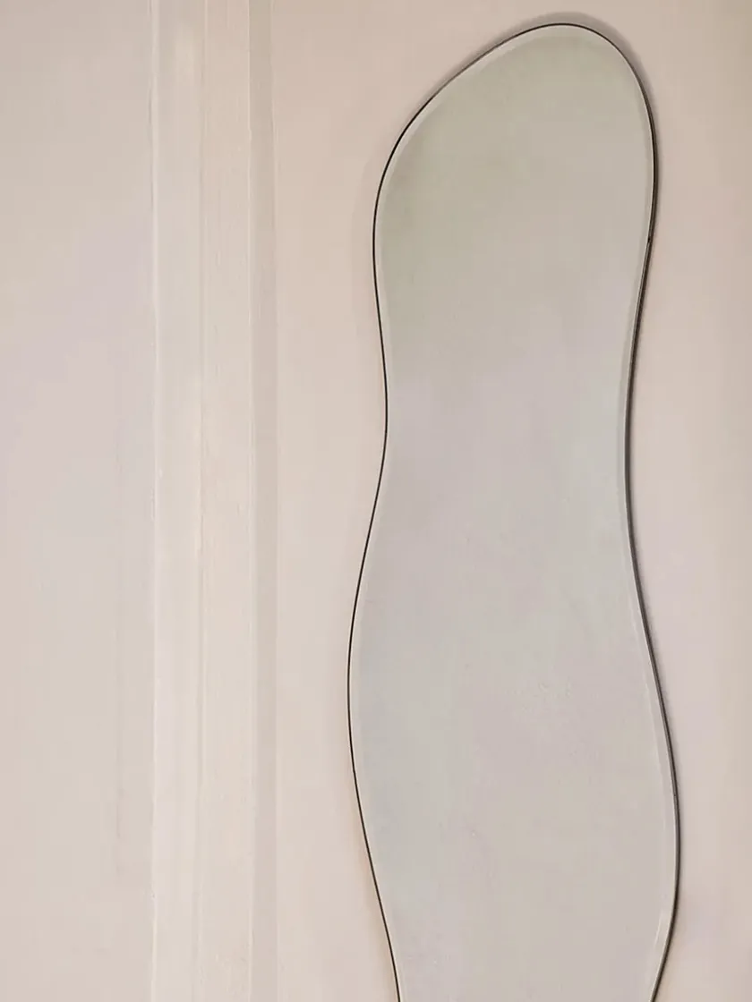 Ferm Living Spejle<Pond Mirror Full Size, dark chrome fra