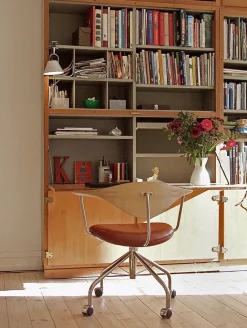 PP Møbler Kontorstole<PP502 Kontordrejestol af Hans J. Wegner