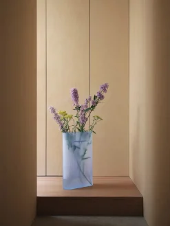 Muuto Vaser<Ridge Vase, light blue frosted glass fra