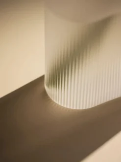 Muuto Vaser<Ridge Vase, white frosted glass fra