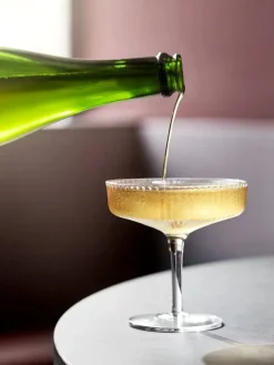 Ferm Living Gaver Til Hende|Service<Ripple champagneglas fra