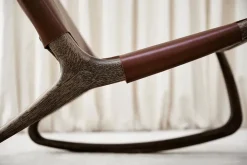 Mater Gyngestole<Rocker gyngestol, grå eg med mustang farvet læder fra