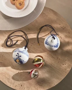 Royal Copenhagen Juletræspynt<Blå Mega Riflet og Prinsesse, 2-pak julekugler 9,5 cm