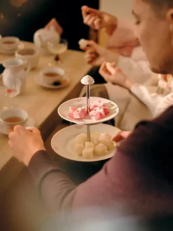 Royal Copenhagen Gaver Til Hende|Service<Hvid Riflet, étagére 3 lag