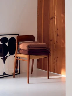 Silkeborg Uldspinderi Gaver Til Ham|Puder Og Plaider<Season Plaid, midnight fra