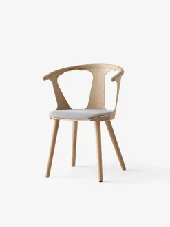 &Tradition Spisebordsstole<SK2 In Between spisebordsstol m. polstret sæde fra