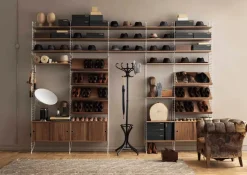 String Furniture Reolsystemer<Skab m. Skydelåger fra String