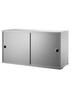 String Furniture Reolsystemer<Skab m. Skydelåger fra String